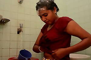 Indian aunty Bath Up The Void excrement feeding boob milk 2021