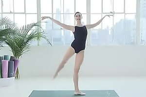 Ballet Beautiful Cardio Fat Burn 1.Warm At hand