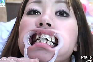 coco0012-1 ココちゃん厳選　動画  フェチ撮影　歯磨き　口開く　歯茎　日本人女性