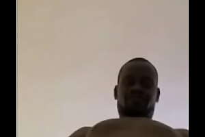 Vidéo nue de Beugue Fallou le nouveau pornographe Sénégalais vient de nous etorner pour plus de sa vidéo appeler  221 77 312 24 02