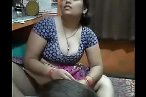 Desi Indian women showing Ass kamasutratube.com