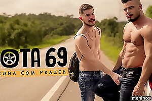 Rico Marlon and Rodrigo Weeh - Bareback (Rota 69: Carona com Prazer)