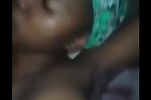 Jeune congolaise de 18 ans baise avec copain
