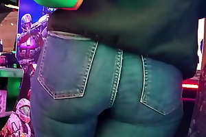 Creepshot - Bubble Butt in Tight Jeans - spy video