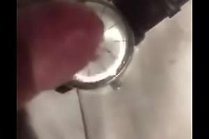 Prisma horloge : Lekker groot geil glas om eens flink mee te neuken .
