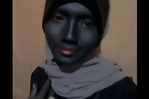 Neisya Rosella mahasiswi negro Indonesia berwajah cantik dan blue