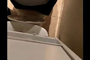 Aunt behind toilet spycam sturggling on eradicate affect toilet