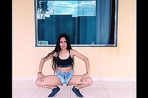 Brazilian girl twerking