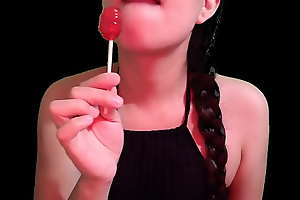 Lilium Etil loves eating lollypop