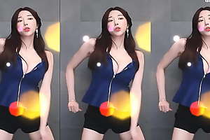 Sexy Korean Streamer winking