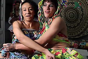 SABRINA PREZOTTE, Trio de travestis brasileiras comemorando o sao joao com uma deliciosa punheta em grupo, esse e muito mais voces encontram em SABRINAPREZOTTE.NET