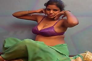 saree green wanting in blouse only bra wanting in petticoat